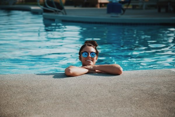 les accessoires incontournables pour optimiser l'utilisation de sa piscine